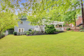 Atlanta's Luxe 6-Bedroom Haven